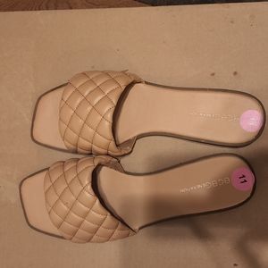 Tan woven slide sandels